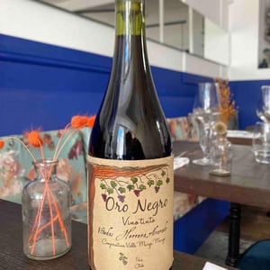 Oro Negro - Viñedos Herrera Alvarado - Carolina Alvarado & Arturo Herrera 