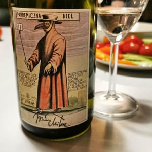 Pandemiczna Biel - https://winnicamilosz.pl/ - winnica-miosz -2021