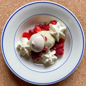 Pavlova, Glace Au Sureau Et Fruits Rouges - Jour de Fête - 505034