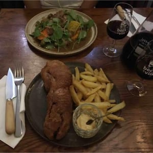 pied de porc et gigot d’agneau - Les Becs à Vin