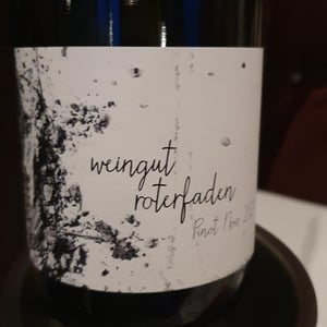 Pinot Noir - Weingut Roterfaden - Olympia Samara & Hannes Hofmann 