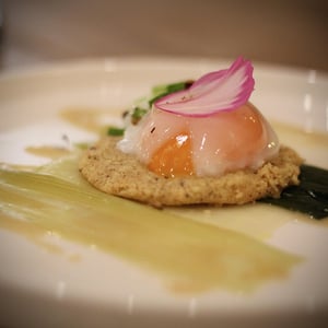 Poireaux Vinaigrette, Oeuf Parfait Et Sablé Noisette - Le Spes’ - 686644