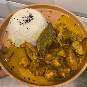 Pollo al curry verde e riso basmati - 