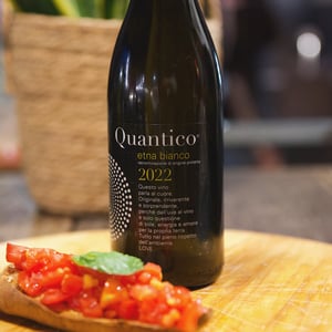 Etna Bianco - Quantico Vini - giovanni-e-emanuela-raiti -2022