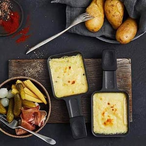 Raclette Au Lait Cru Affinée Par Christophe Cuinet, Charcuteries Artisanales & Pommes De Terre Grenailles - La Buvette - 420786