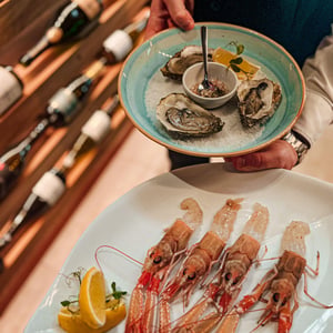 Raw Oysters And Adriatic Scampi - Starac i More - 610342
