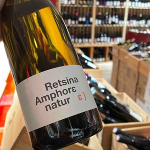 Retsina Amphore Natur - Tetramythos Winery - Τετράμυθος - Panos Papayiannopoulos, Aristos Spanos, Eustatius Spanos 