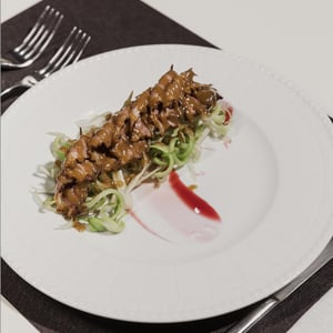 Roastbeef Di Petto D’Anatra Su Soncino Fresco Con Coulisse Di Melograno - LaCucina - 783759