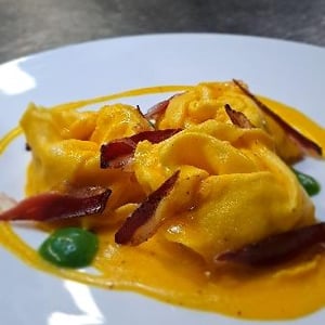 "Rose Ripiene" Di Ricotta Infornata Con Salsa Allo Zafferano E Speck D'Anatra - Al Cairoli - 749730