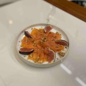 Salmone Affumicato Scozzese, Fichi, Granella Di Noci - Symposium wine bar - 681295