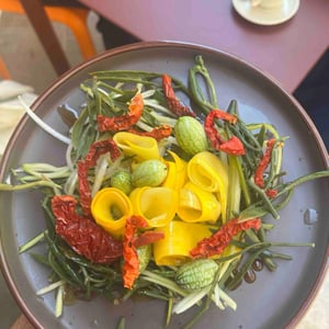 Sea fennel | zucchini |datterini chips |cucamelons - Wine Bar Sorsi