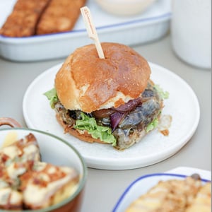 Smashed Burger, Scamorza Affumicata, Cipolle Caramellate E Insalata - Laboratorio - 806327