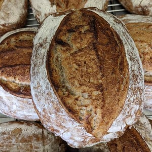 Sauerteig Brot - Darling Restaurant - 581583