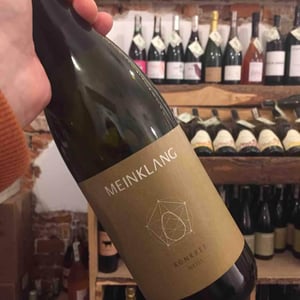Konkret Weiss - Meinklang - Weingut Michlits - Angela & Werner Michlits 