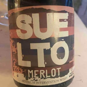 Suelto Merlot - Proyecto Nakkal - Nicolás Monforte, Santiago Degasperi and Bruno Bresesti 