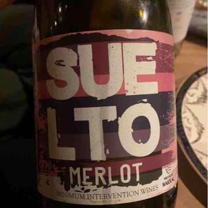 Suelto Merlot - Proyecto Nakkal - Nicolás Monforte, Santiago Degasperi and Bruno Bresesti 