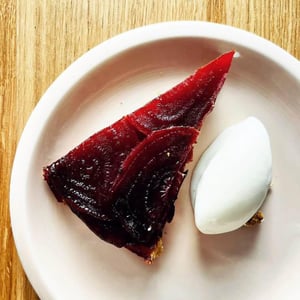 Tarte À La Betterave, Sorbet À La Bière - Monique, boire et manger - 488399