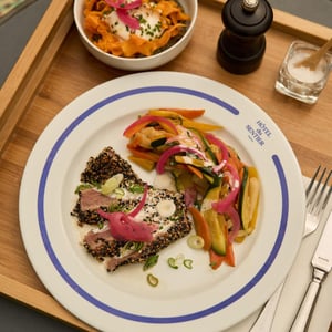 Tataki De Thon, Légumes Sautés - Restaurant Hôtel du Sentier - 775781
