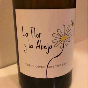 The Flower and the Bee Sousón - Coto de Gomariz - ricardo-carreiro