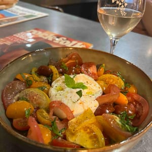 Tomates Anciennes-Buratta-Pesto - XVIII sur Vins by Céleste - 770656