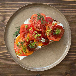 Tomatoe Bread With Fresh Cheese - Meinklang Hofladen - 645533
