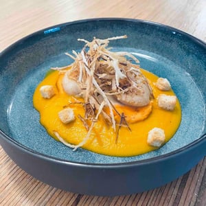 Vellitata Di Zucca Capesante E Porro Fritto - Naturalmente Jhonny - 686731
