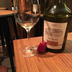 Vin Jaune - Les Pieds Sur Terre - Valentin Morel 