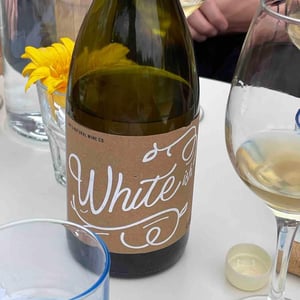 White-ish - Aristotelis Ke Anthoula - Akea Wine - tony-zafirakos-mads-park-neilson