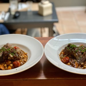 Agneau Confit, Ragout De Pois Chiches, Carottes, Aubergines - Le BAM - Bar a Manger - 964637