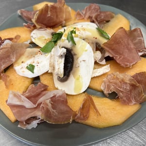 Carpaccio Melon Et Champignons, Chiffonnade Et Zestes De Citron - Restaurant La Halle - 944261