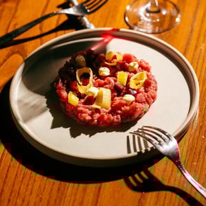 Cruda Di Fassona, Mayo Alla Cipollina, Topinanbur E Porro Bruciato - Orma - 913967