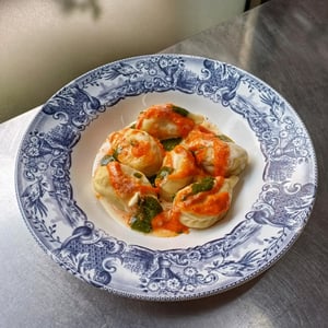 Culurgiones Fatti Da Noi, Sugo Di Datterini, Basilico E Fonduta Di Pecorino - Pestapepe - 943017