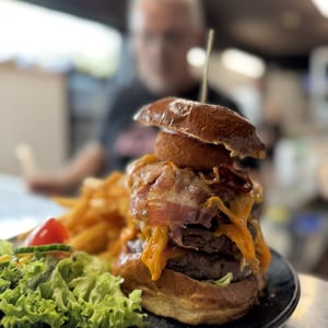 Double Adrian Burger - Restaurant Le Mounier - 902186