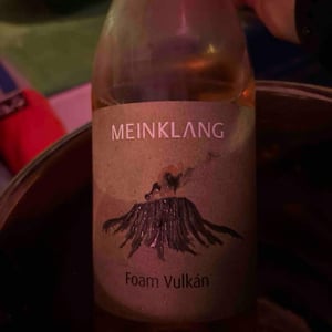 Foam Vulkán - Meinklang - Weingut Michlits - Angela & Werner Michlits