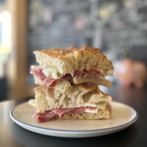 Focaccia, Cotto Artigianale, Asiago (O Raclette) - La Bottiglia Volante - 915473