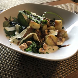 Gnocchis Poêlés, Crème De Comté, Champignons Sautés Et  Pousse D'Épinards - Cafe Du Port - 1306198