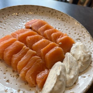 Gravelax De Saumon, Crème Montée À L'Aneth - Cave SD - 950749