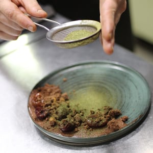 Mousse De Chocolate, Cerezas Fermentadas Y Marialuisa - ATIPICAL - 1294137