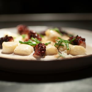 Pulpo Braseado, Salsa Sichuan Y Gnocchi - ATIPICAL - 1294132
