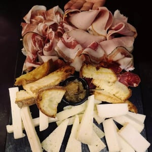 Selezione Di Salumi E Formaggi - Materia prima bistrot - 1293398