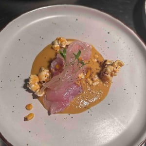 Tiradito De Borriquete Con Maiz Enchilado - ATIPICAL - 1294015