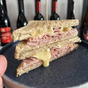 Toast - In Vineria - Bevitoria Urbana - 878127