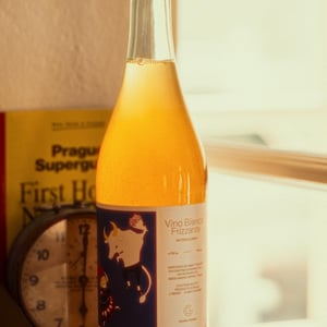 Vino Frizzante Bianco - Pedecastello - alex-della-vecchia-72 -2022