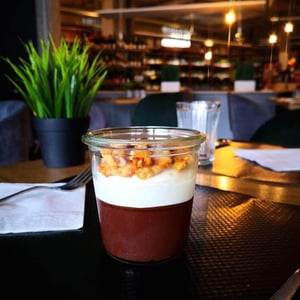 Crémeux Au Chocolat, Caramel Mou, Chantilly & Cacahuètes Caramelisées - La Buvette - 420803