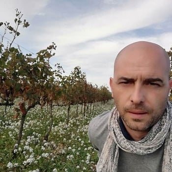 Omar_sommelier