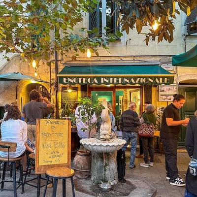 Latest bars, restaurants, and wine shops, eat and drink like a local around the world! May 2025 Raisin Spotlight!