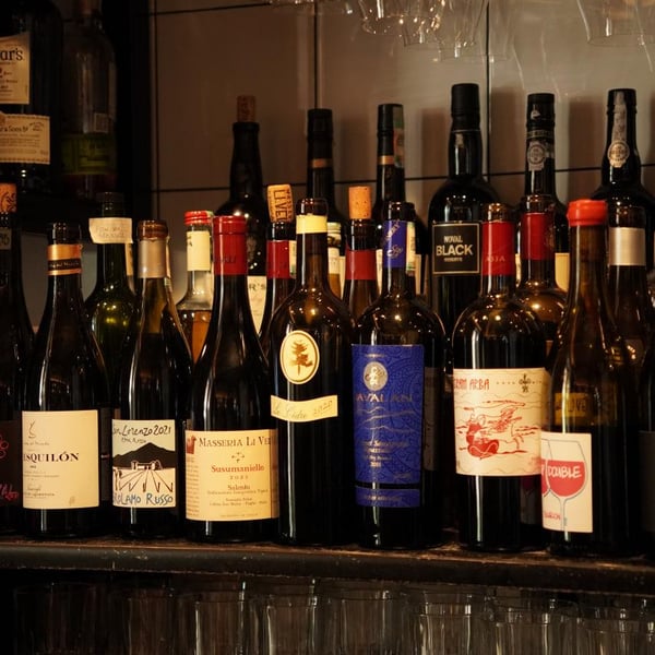 ÀGORÀ Wine & Deli 1385056