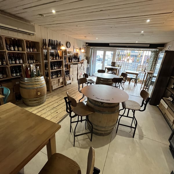 XVIII sur Vins by Céleste 850350