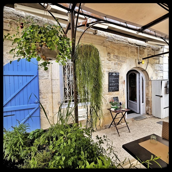 Restaurant Trois Cent Quatre 1396261