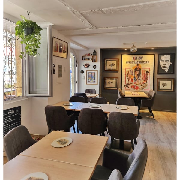 Restaurant Trois Cent Quatre 1396263